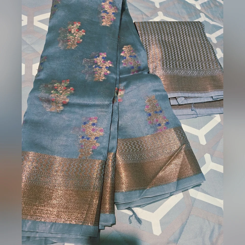 Beautiful Slate Grey Pure Organza Silk Sari with Matching Brocade Blouse Piece - Picture 12 of 13